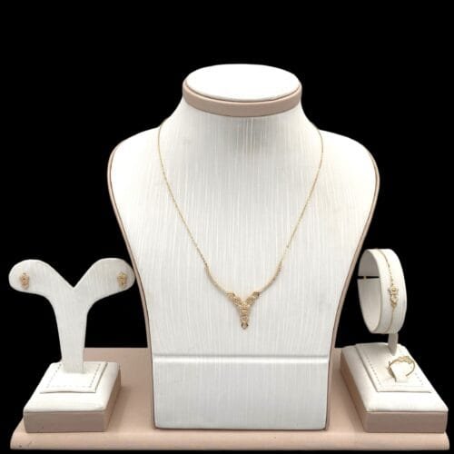 طقم ذهب عيار 18 الوزن 5.31 جرام