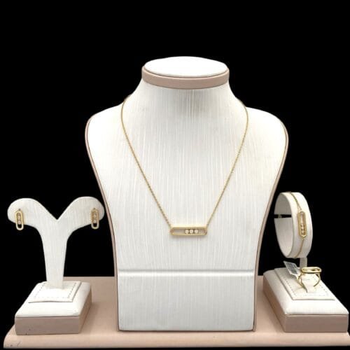 طقم ذهب عيار 18 الوزن 11.77 جرام