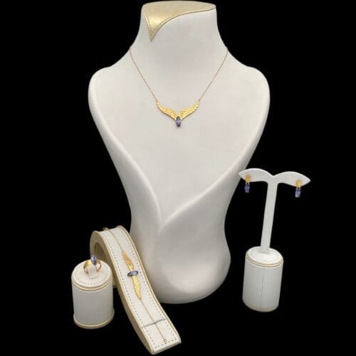 طقم ذهب عيار 21 الوزن 10.74 جرام