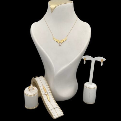 طقم ذهب عيار 21 الوزن 10.79 جرام