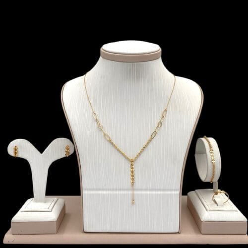 طقم ذهب عيار 18 الوزن 6.66 جرام