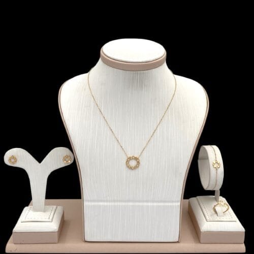 طقم ذهب عيار 18 الوزن 4.33 جرام