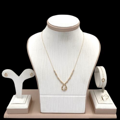 طقم ذهب عيار 18 الوزن 5.78 جرام