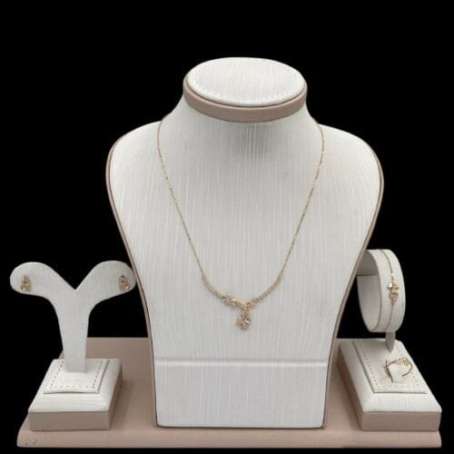 طقم ذهب عيار 18 الوزن 5.28 جرام