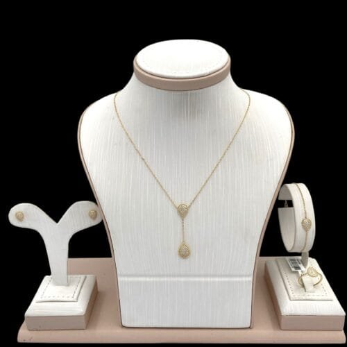 طقم ذهب عيار 18 الوزن 6.88 جرام