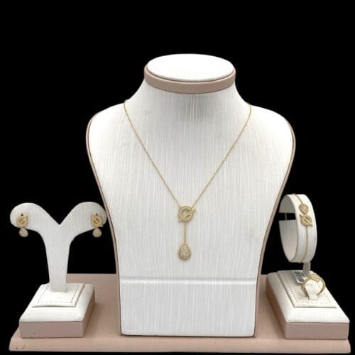 طقم ذهب عيار 18 الوزن 10.31 جرام