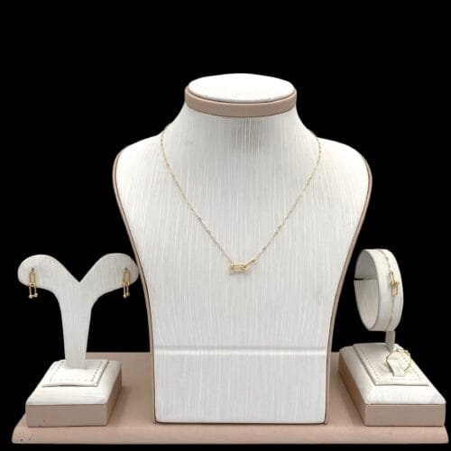 طقم ذهب عيار 18 الوزن 3.13 جرام