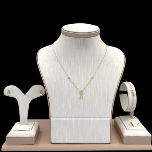 طقم ذهب عيار 18 الوزن 2.99 جرام