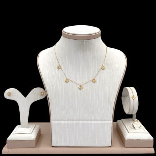 طقم ذهب عيار 18 الوزن 3.48 جرام