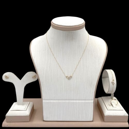 طقم ذهب عيار 18 الوزن 2.47 جرام