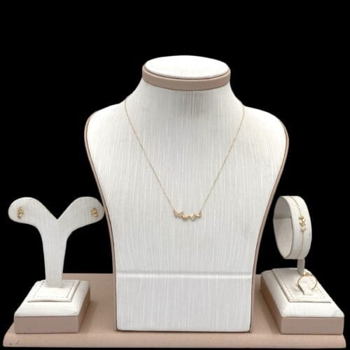 طقم ذهب عيار 18 الوزن 2.77 جرام