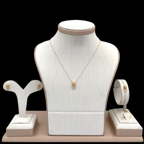 طقم ذهب عيار 18 الوزن 4.66 جرام