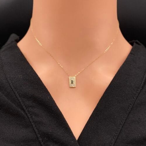 عقد ذهب عيار 18 الوزن 0.65 جرام