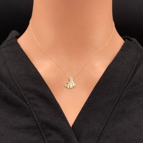 عقد ذهب عيار 18 الوزن 0.73 جرام