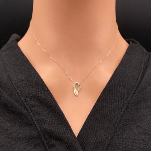 عقد ذهب عيار 18 الوزن 0.66 جرام