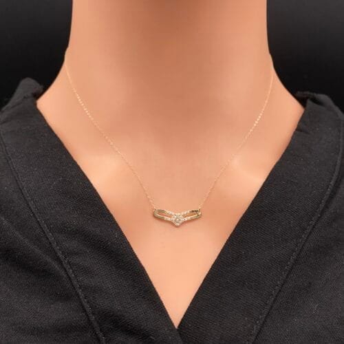 عقد ذهب عيار 18 الوزن 0.72 جرام