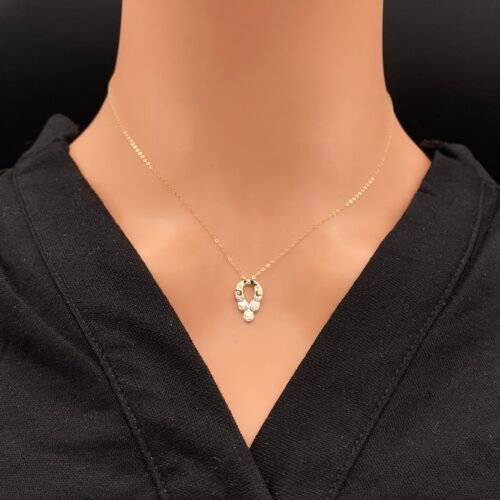 عقد ذهب عيار 18 الوزن 0.83 جرام