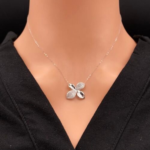 عقد ذهب عيار 18 الوزن 1.3 جرام