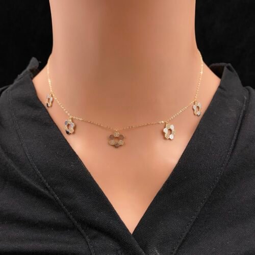 عقد شوكر ذهب عيار 18 الوزن 2.61 جرام