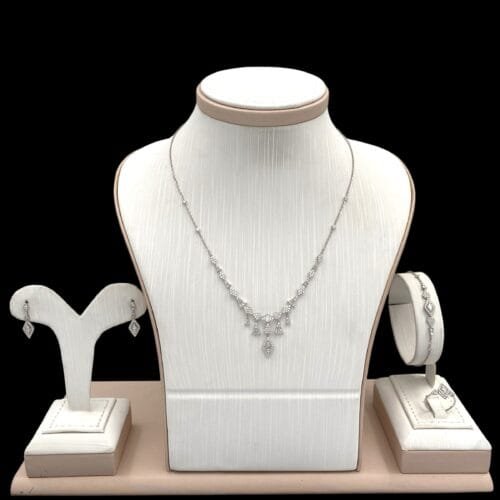 طقم ذهب عيار 18 الوزن 8.84 جرام