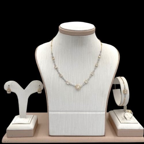 طقم ذهب عيار 18 الوزن 10.42 جرام