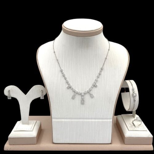 طقم ذهب عيار 18 الوزن 10.25 جرام