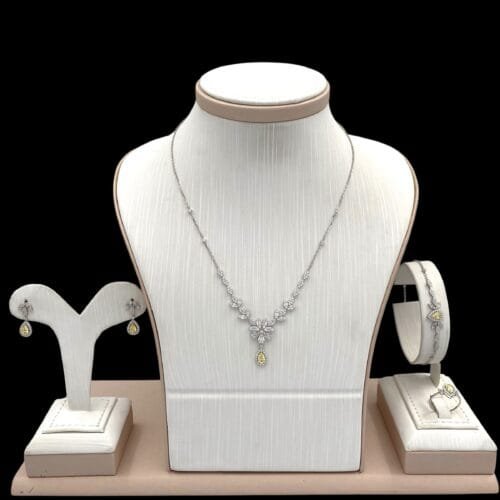 طقم ذهب عيار 18 الوزن 10.30 جرام