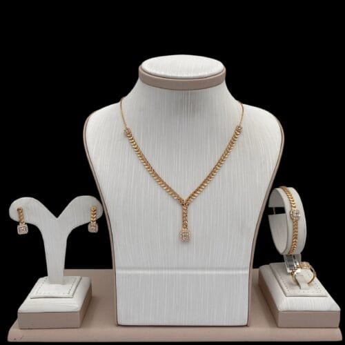 طقم ذهب عيار 21 الوزن 15.31 جرام