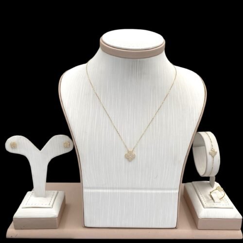 طقم ذهب عيار 18 الوزن 3.29 جرام