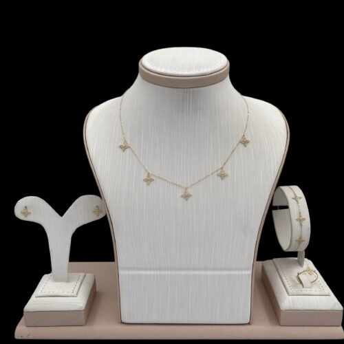 طقم ذهب عيار 18 الوزن 3.47 جرام