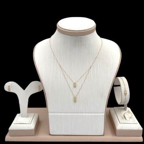 طقم ذهب عيار 18 الوزن 2.30 جرام