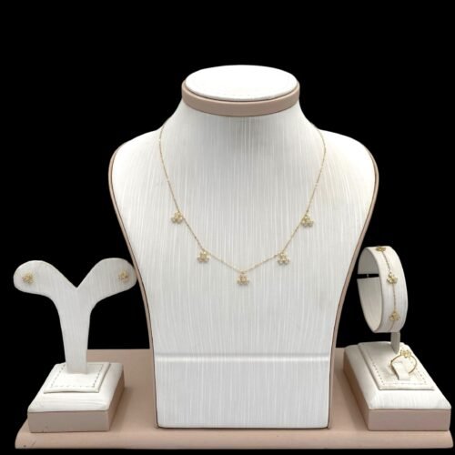 طقم ذهب عيار 18 الوزن 4.17 جرام