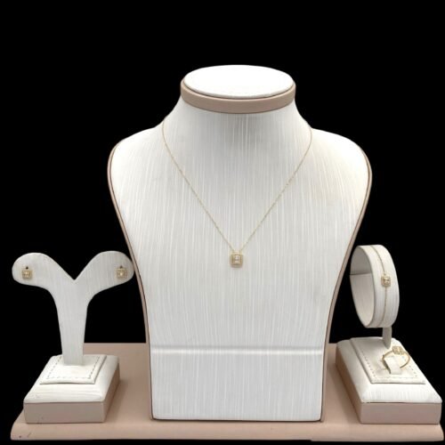 طقم ذهب عيار 18 الوزن 2.80 جرام