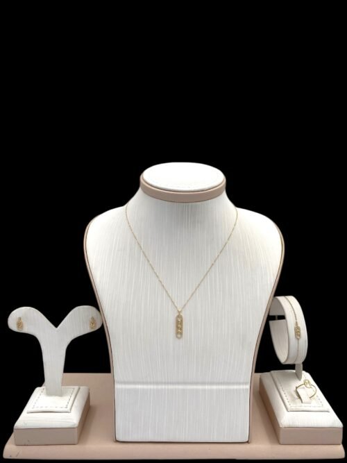 طقم ذهب عيار 18 الوزن 2.51 جرام