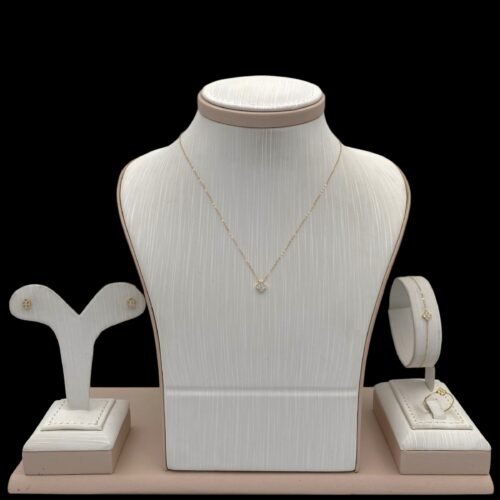 طقم ذهب عيار 18 الوزن 2.14 جرام