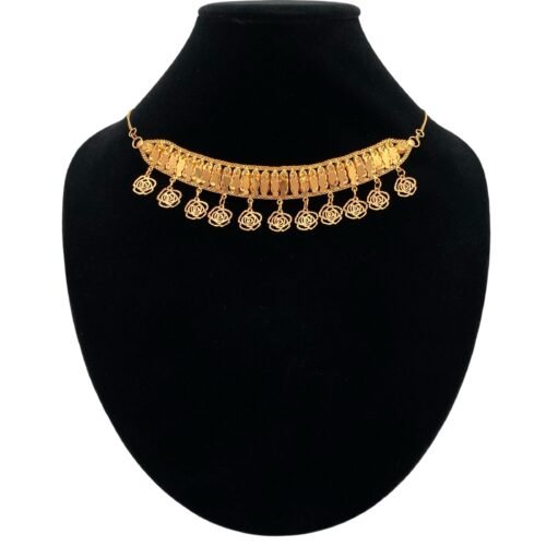 خناق ذهب عيار 21 وزن 13.50 جرام، تصميم فاخر يناسب كل الأذواق والمناسبات من قمة زاوية الشفاء للذهب والمجوهرات في الرياض