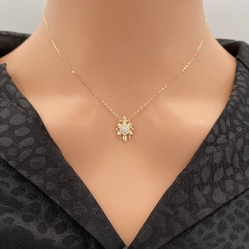 عقد ذهب عيار 18 الوزن 0.76 جرام