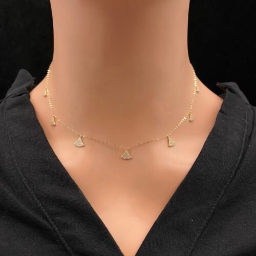 عقد شوكر ذهب عيار 18 الوزن 1.21 جرام