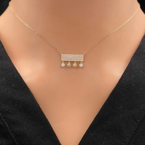 عقد ذهب عيار 18 الوزن 0.95 جرام