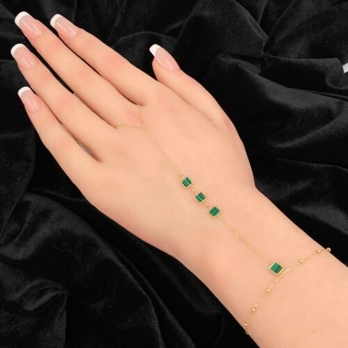 كف ذهب عيار 18 وزن 1.67 جرام تصميم عصري راقي يناسب جميع الأذواق والمناسبات من معارض قمة زاوية الشفاء للذهب والمجوهرات بالرياض