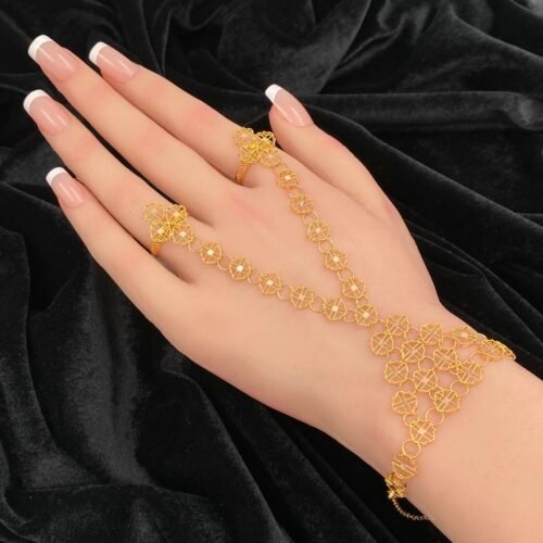 كف ذهب عيار 21 وزن 10.73 جرام تصميم عصري راقي يناسب جميع الأذواق والمناسبات من معارض قمة زاوية الشفاء للذهب والمجوهرات بالرياض