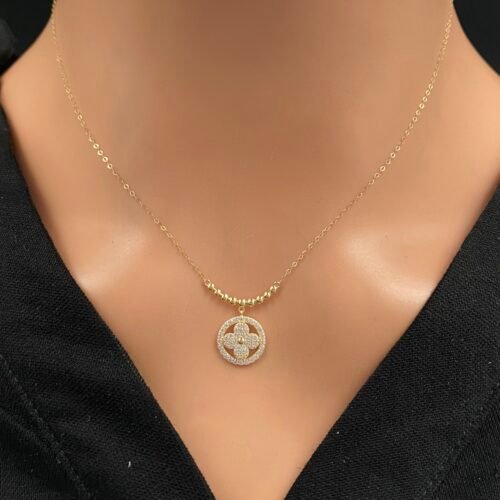 عقد ذهب عيار 18 الوزن 0.93 جرام