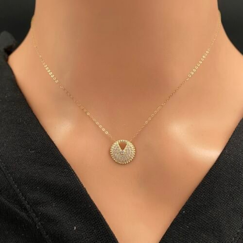 عقد ذهب عيار 18 الوزن 0.82 جرام