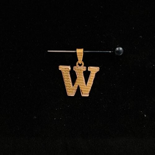 حرف W ذهب عيار 21 وزن 0.28 جرام | قمة زاوية الشفاء للذهب والمجوهرات في الرياض