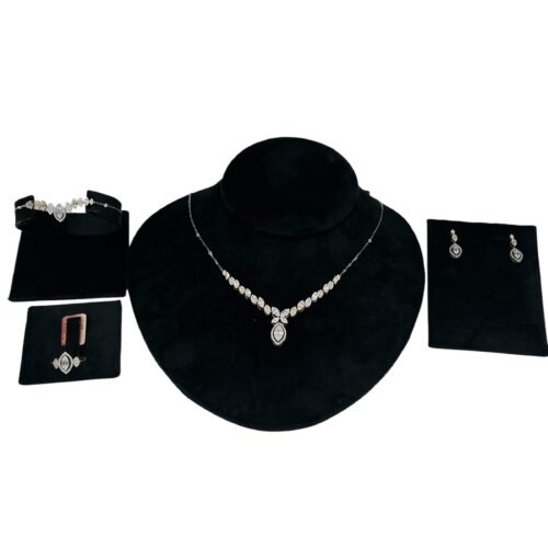 طقم ذهب عيار 18 الوزن 12.1 جرام