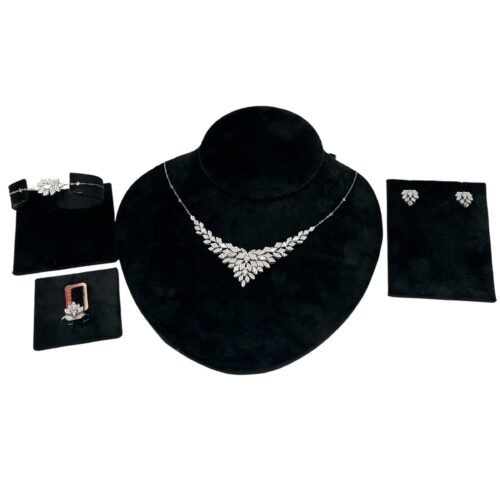 طقم ذهب عيار 18 الوزن 16.24 جرام