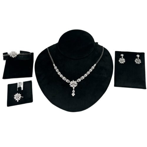 طقم ذهب عيار 18 الوزن 22.53 جرام