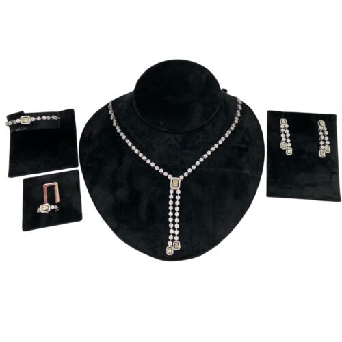 طقم ذهب عيار 18 الوزن 24.8 جرام