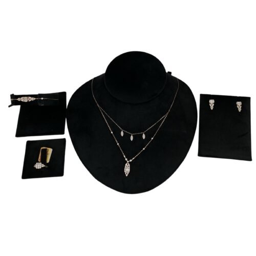 طقم ذهب عيار 18 الوزن 7.98 جرام