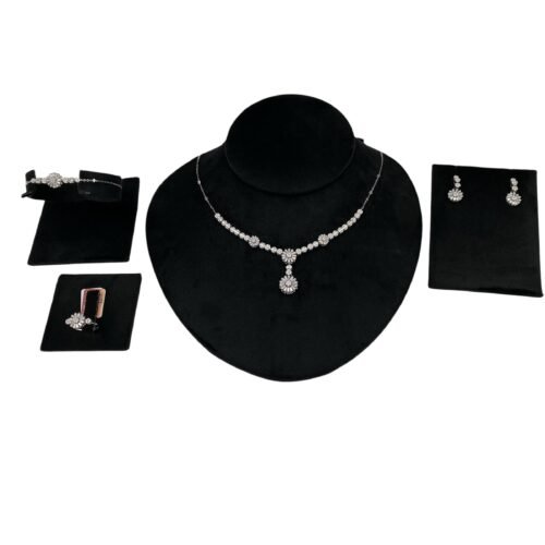 طقم ذهب عيار 18 الوزن 13.8 جرام